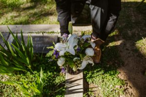 Mehr über den Artikel erfahren Friedhofsgedanken